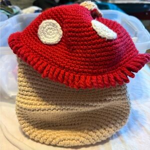 Red and Tan Crochet Mushroom 🍄 purse.